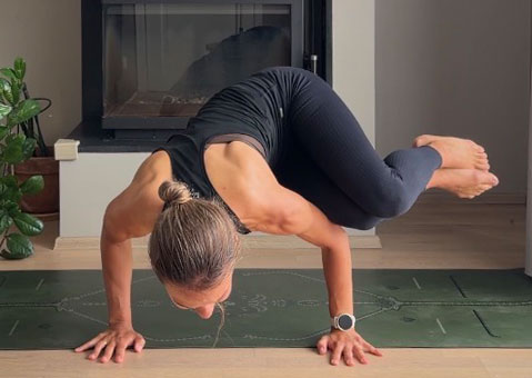 Paršva Bakasana Flow